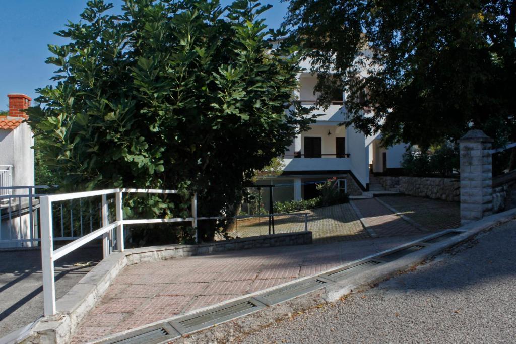 Apartments Matic Njivice Exterior foto